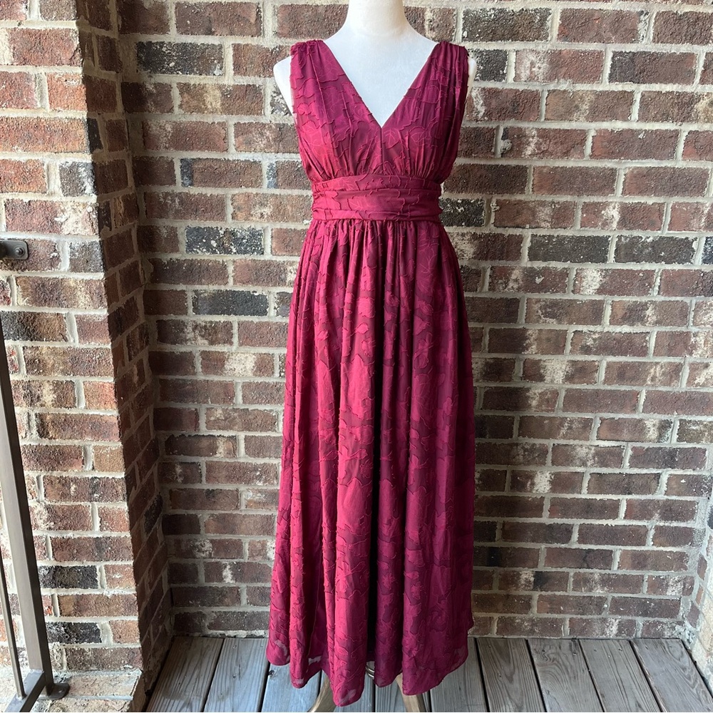 Lulu's Burgundy Floral-Texture V-Neck Maxi Dress
